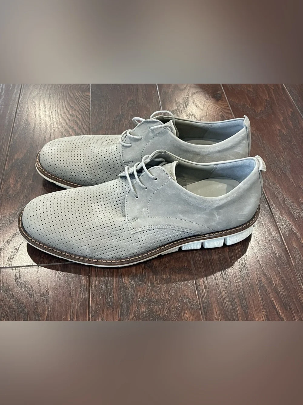 ECCO Men size 42 (8.5/9US) Melbourne Oxford gray suede preforated dress shoes